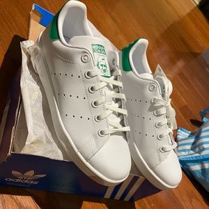 ADIDAS STAN SMITH KIDS 4/ WOMENS 6 NWT